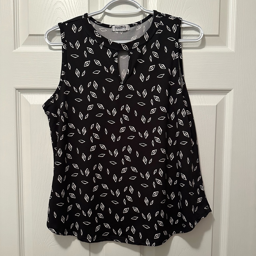 NWOT Stitch Wurks Sleeveless Top. Size L